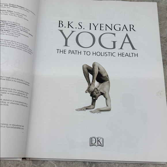 B.K.S. Iyengar Yoga Book - Picture 6 of 10
